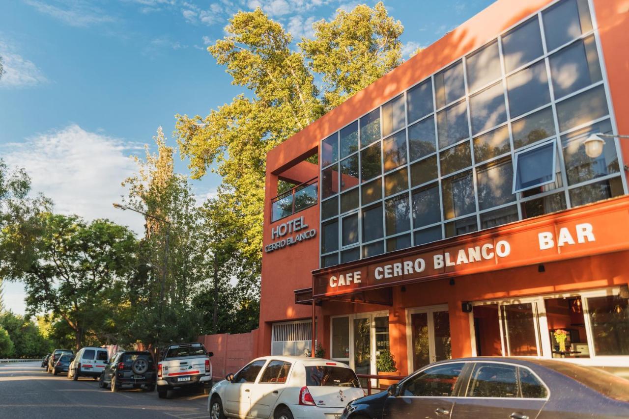 Cerro Blanco Hotel